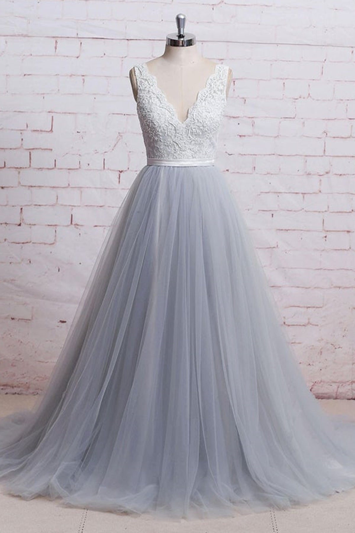 A Line V Neck Gray Tulle Long Prom Dresses with White Lace Top, White Lace Gray Formal Graduation Evening Dresses