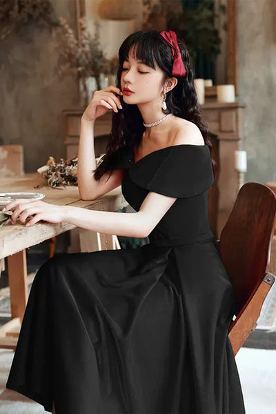 Off Shoulder Short Black Prom Dresses, Off the Shoulder Black Homecoming Dresses, Black Formal Graduation Evening Dresses WT1006