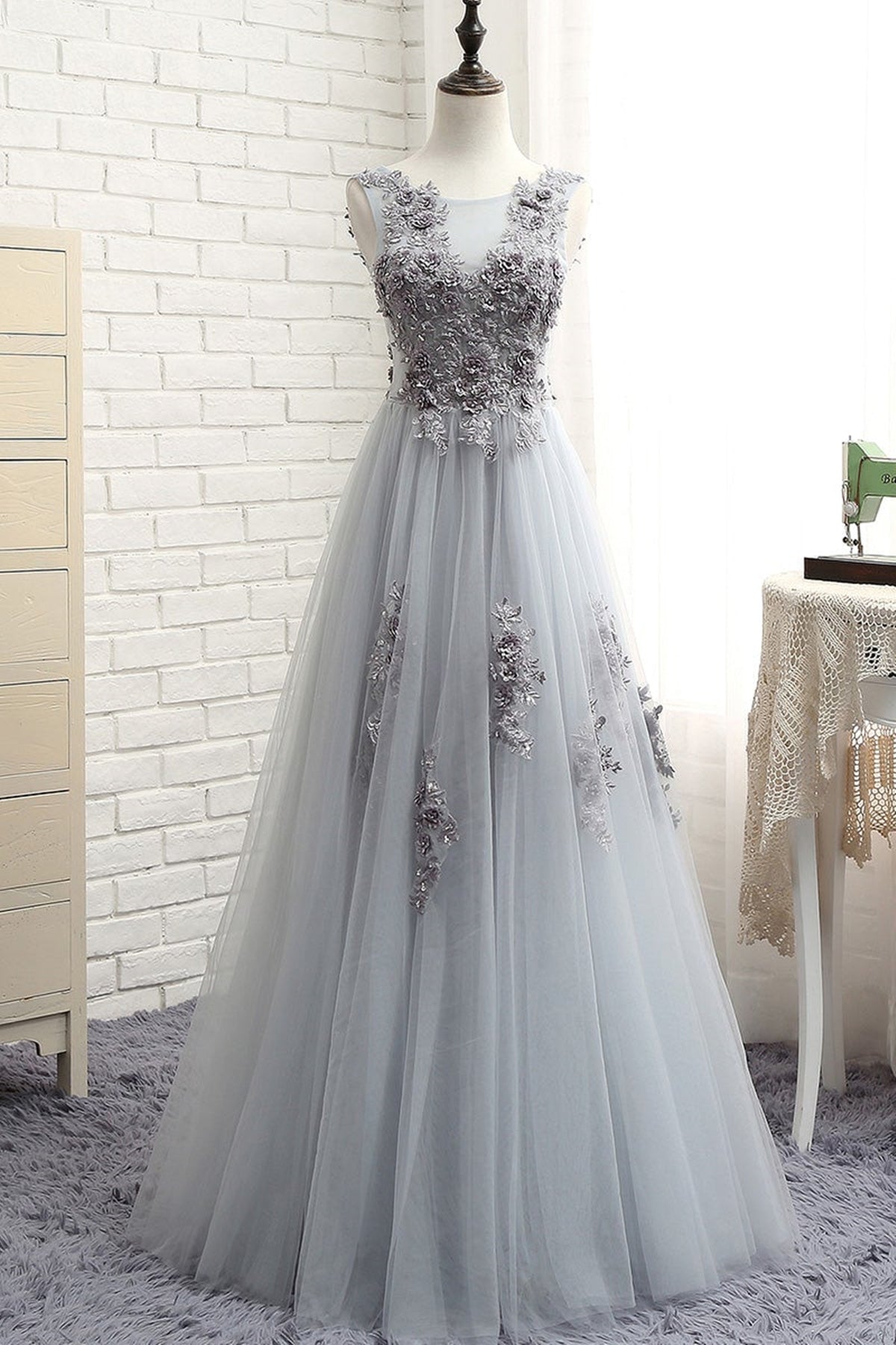 Round Neck Gray Tulle Lace Long Prom Dresses, Gray Formal Dresses with Appliques, Gray Lace Evening Dresses